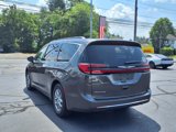 Certified 2022 Chrysler Pacifica Touring image 5