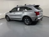 Used 2022 Kia Sorento S image 4