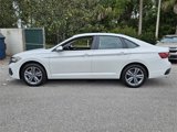 Used 2023 Volkswagen Jetta SE image 4