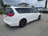 Used 2020 Chrysler Pacifica Touring-L image 4