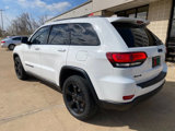 Used 2019 Jeep Grand Cherokee Laredo image 3