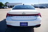 Used 2021 Hyundai Elantra SE image 4