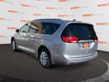 Used 2019 Chrysler Pacifica Touring-L image 3