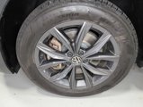 Used 2022 Volkswagen Tiguan SE image 3