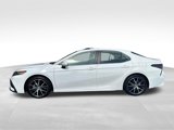 Used 2023 Toyota Camry SE image 2