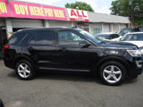 Used 2017 Ford Explorer XLT image 4