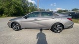 Used 2025 Hyundai Elantra SEL image 5