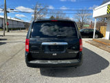Used 2010 Chrysler Town & Country Touring image 4