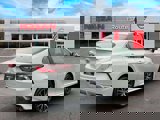 Used 2022 Toyota Camry SE image 4