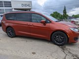 Used 2018 Chrysler Pacifica Touring-L Plus w/ S Appearance Package image 2