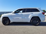 Used 2022 Jeep Grand Cherokee Laredo X image 3