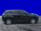 Used 2022 Jeep Compass Latitude image 3