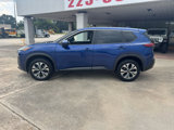 Used 2023 Nissan Rogue SV image 2
