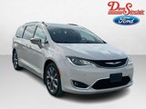 Used 2017 Chrysler Pacifica Limited w/ Advanced Safetytec Group image 4