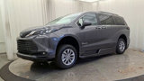 Used 2025 Toyota Sienna XLE image 4