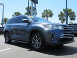 Used 2018 Toyota Highlander SE image 3
