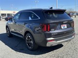 New 2025 Kia Sorento S image 3