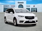 Used 2022 Chrysler Pacifica Touring-L image 2