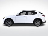 Used 2022 Alfa Romeo Stelvio Sprint image 2