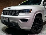 Used 2017 Jeep Grand Cherokee Altitude image 4