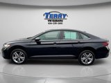 Used 2023 Volkswagen Jetta SE image 3