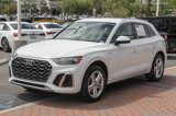 Used 2022 Audi Q5 e Premium w/ Convenience Package image 3