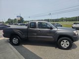 Used 2015 Toyota Tacoma 4x4 Access Cab image 4