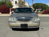 Used 2004 Lincoln Town Car Signature image 2