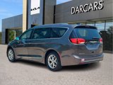 Used 2017 Chrysler Pacifica Limited w/ UConnect Theater Package image 3