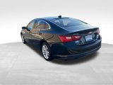 Used 2017 Chevrolet Malibu LT image 3