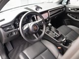 Certified 2024 Porsche Macan image 4