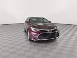 Used 2018 Toyota Avalon Limited image 3