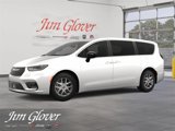 New 2025 Chrysler Pacifica Select image 2