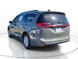 Used 2022 Chrysler Pacifica Touring-L image 3