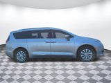 Used 2019 Chrysler Pacifica Touring-L image 2