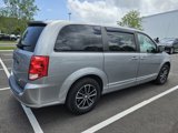 Used 2019 Dodge Grand Caravan SE image 3