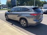 Used 2023 Toyota Highlander XLE image 4