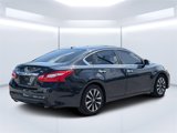 Used 2017 Nissan Altima 2.5 SL w/ Moonroof Package image 3