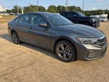 Used 2024 Volkswagen Jetta SE image 5