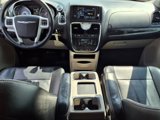 Used 2016 Chrysler Town & Country Touring w/ Driver Convenience Group image 5