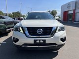 Used 2017 Nissan Pathfinder SV image 2