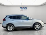 Used 2017 Nissan Rogue SV image 3