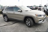 Used 2020 Jeep Cherokee Limited image 3