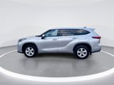 Used 2022 Toyota Highlander LE image 4