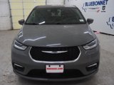 Used 2022 Chrysler Pacifica Touring-L image 3