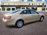 Used 2010 Toyota Camry LE image 3