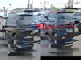 Used 2022 Chrysler Pacifica Touring-L image 4