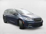 Used 2024 Chrysler Pacifica Touring-L w/ S Appearance Package image 4