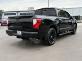 Used 2018 Nissan Titan SV w/ SV Convenience Package image 3