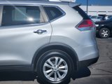 Used 2015 Nissan Rogue SV image 3